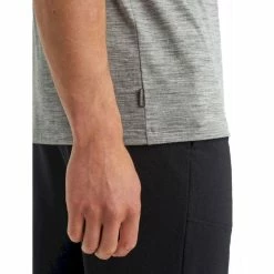 Promo ✨ Icebreaker Tech Lite Short Sleeve Crewe Otter Paddle - T-shirt en laine mérinos homme I Hardloop 🛒 -Icebreaker Shop icebreaker tech lite short sleeve crewe otter paddle t shirt homme metro heather 5